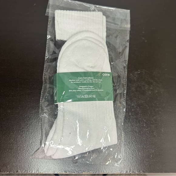 Dutch Bros Coffee Crew Socks NWT BRAND NEW IN PACKAGE DB 1992 - Picture 2 of 3